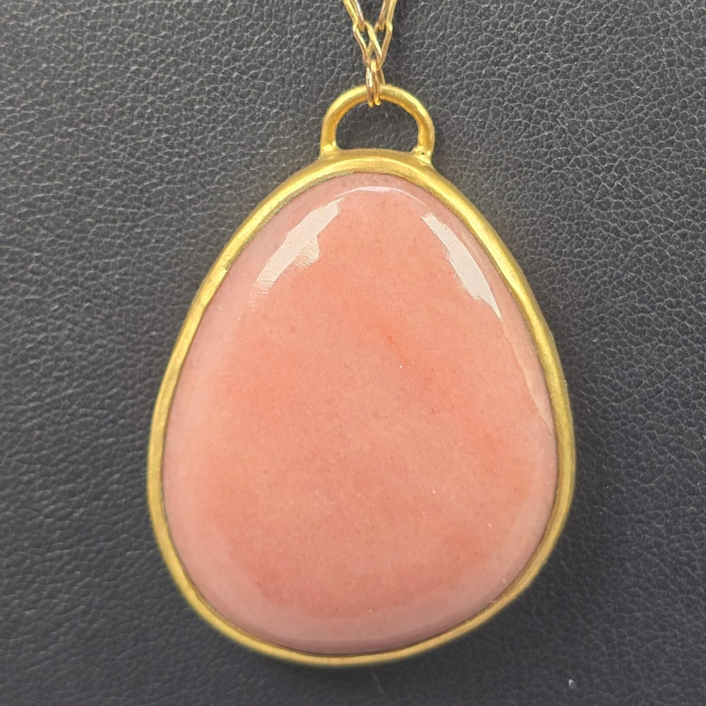 Banana Republic Gold Tone Pink Teardrop Stone Long Pendant Necklace 29"